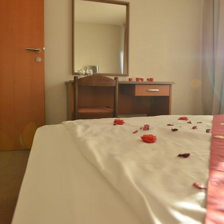 Hotel Bellevue Скопие Екстериор снимка