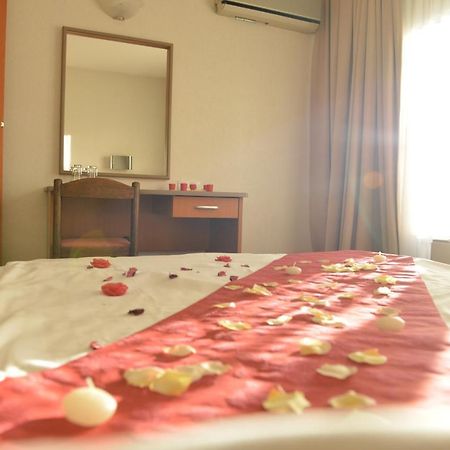 Hotel Bellevue Скопие Екстериор снимка