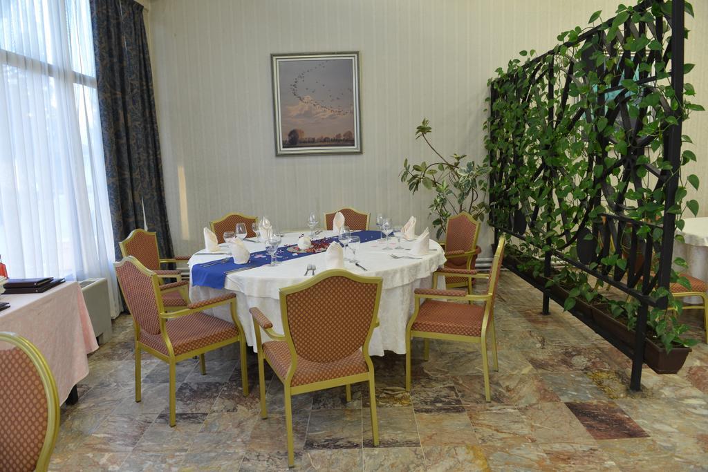 Hotel Bellevue Скопие Екстериор снимка
