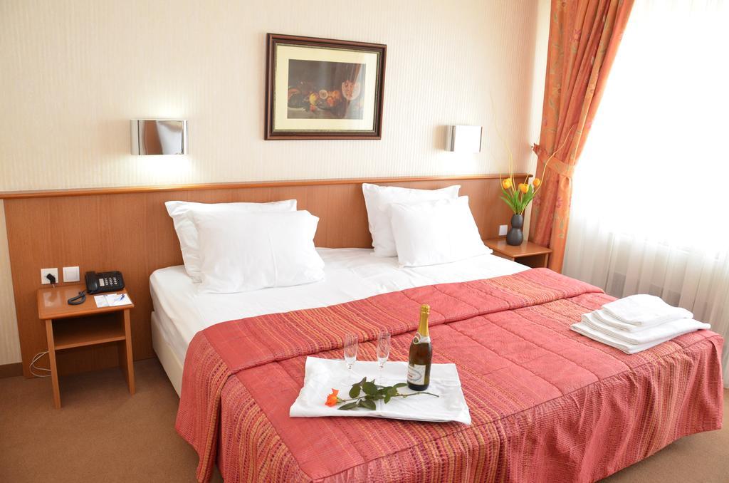 Hotel Bellevue Скопие Стая снимка