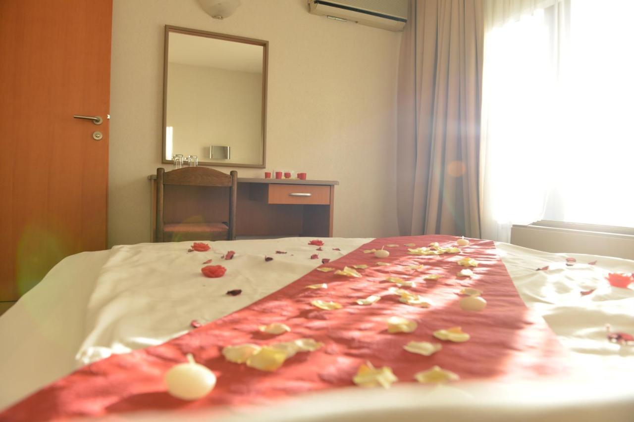 Hotel Bellevue Скопие Екстериор снимка