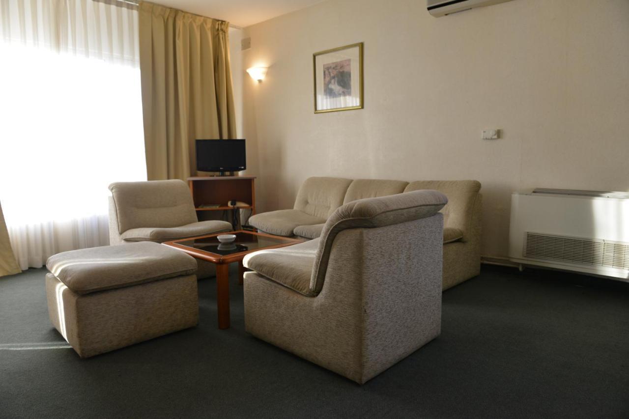 Hotel Bellevue Скопие Екстериор снимка
