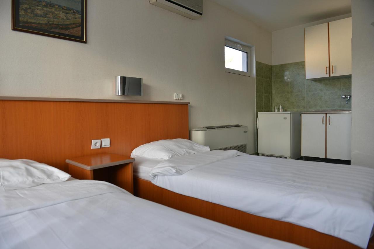 Hotel Bellevue Скопие Екстериор снимка