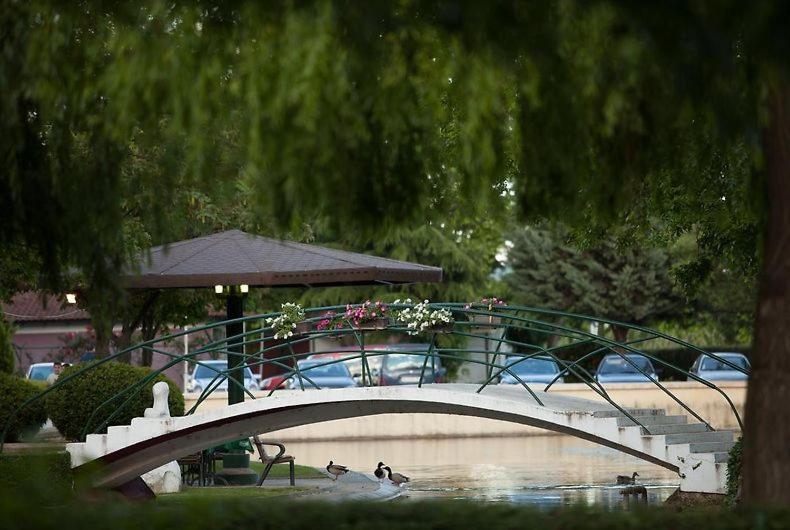 Hotel Bellevue Скопие Екстериор снимка