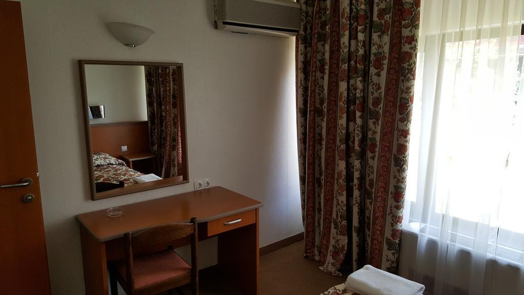Hotel Bellevue Скопие Екстериор снимка